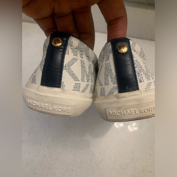 MICHAEL KORS Keaton White Navy Blue Monogram Logo Cool Slip-On Sneakers 10 - Picture 5 of 6